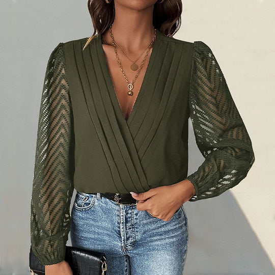 Damen Wickelbluse mit feinen Plissee-Details und transparenten Ärmeln Heidi-Mode
