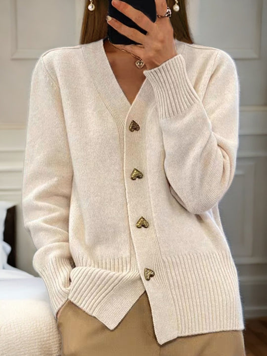 Damen kuschelige Strickjacke mit Herzknöpfen und V-Ausschnitt Heidi-Mode