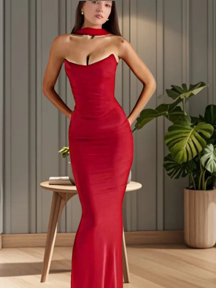Damen Elegantes Figurbetontes Abendkleid mit Raffiniertem Drapé und Halsschmuck Heidi-Mode