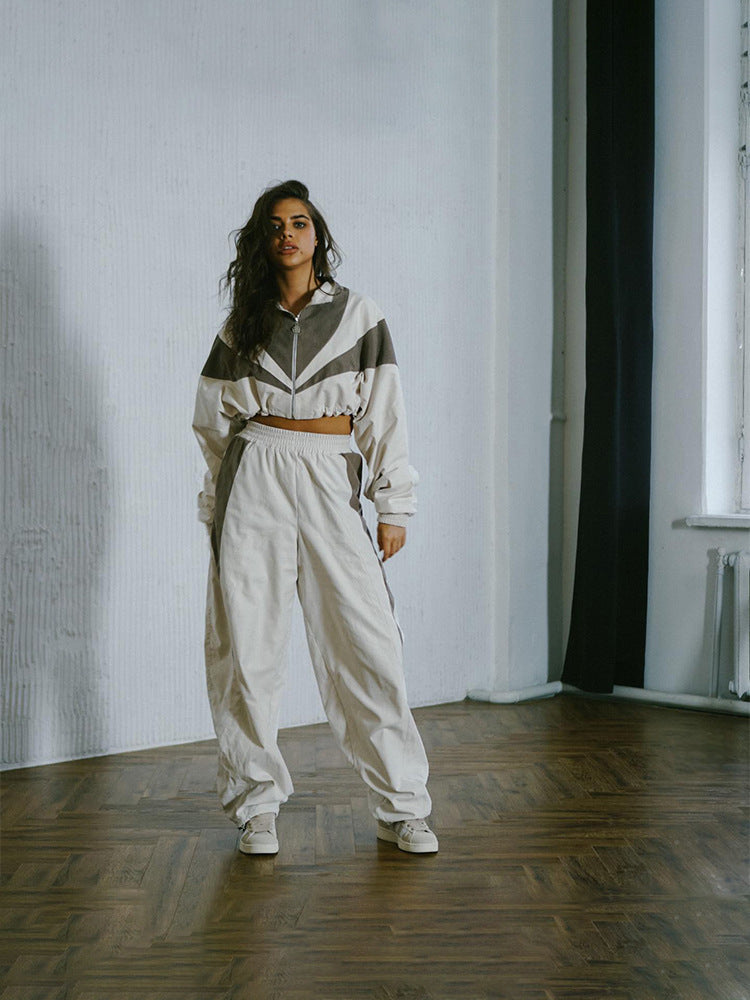 Damen sportliches Freizeitanzug-Set mit Designerkapuze und gestreiftem Design Heidi-Mode