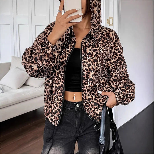 Damen leichte Kapuzenjacke im trendigen Leopardenmuster Heidi-Mode