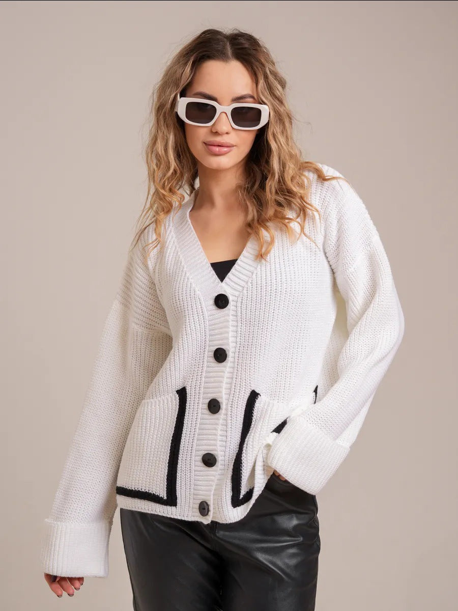 Damen Grobstrickjacke mit großen Taschen und dekorativem Knopf Heidi-Mode