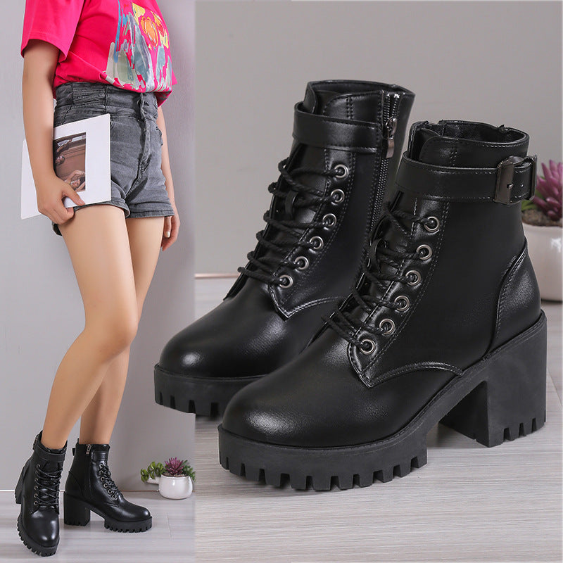 Damen Chunky Stiefel mit robustem Profil und Schnallenakzent Heidi-Mode