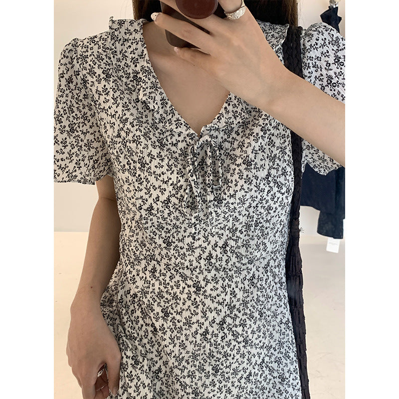 Damen Blusenkleid mit floralem Muster und V-Ausschnitt Heidi-Mode