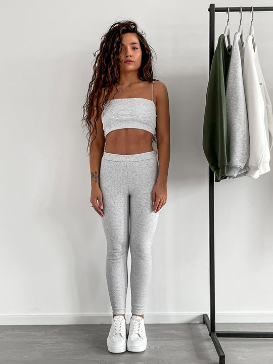 Damen Sportliches Ensemble aus elastischem Cropped Top und körpernahen Leggings Heidi-Mode
