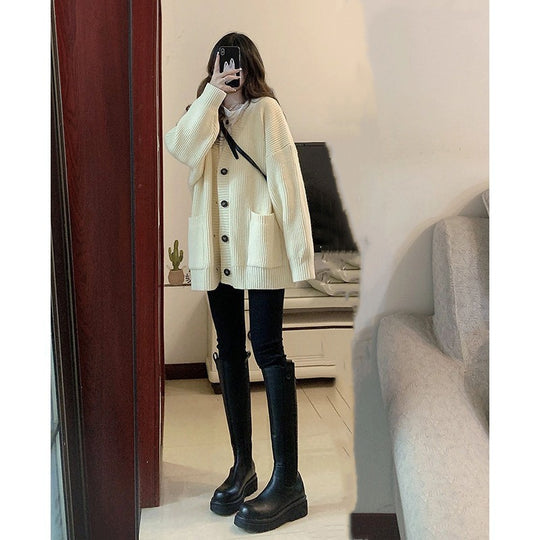 Damen Grobstrickjacke mit großen Taschen und Knopfdetails Heidi-Mode