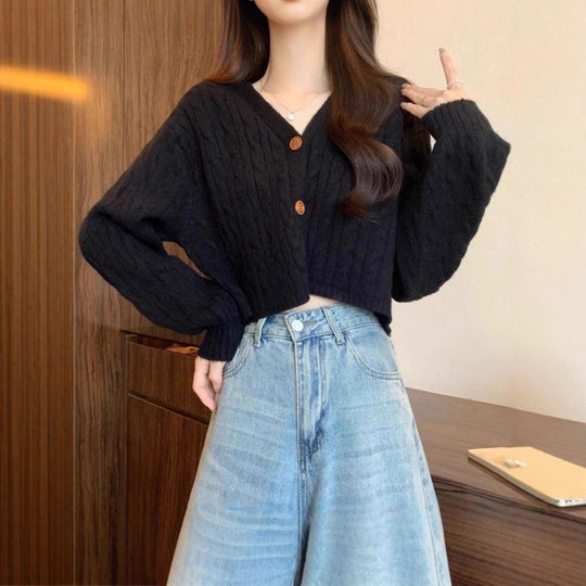 Damen kuscheliger Strickcardigan mit V-Ausschnitt und großen Knöpfen Heidi-Mode