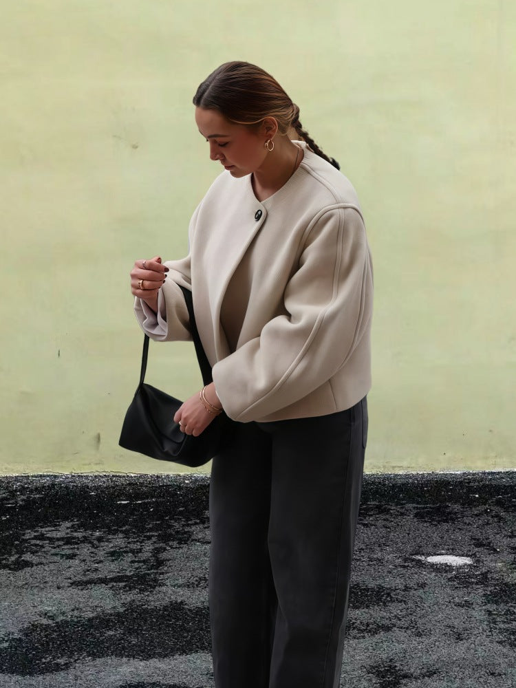 Damen Wickeljacke mit weiten Ärmeln und dekorativem Knopf Heidi-Mode