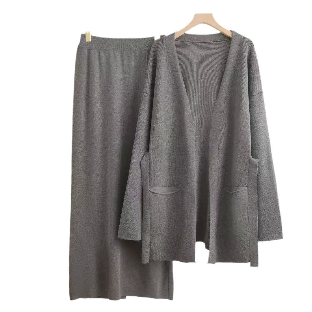 Damen lässiges Strickensemble mit tiefem V-Ausschnitt und praktischen Taschen Heidi-Mode