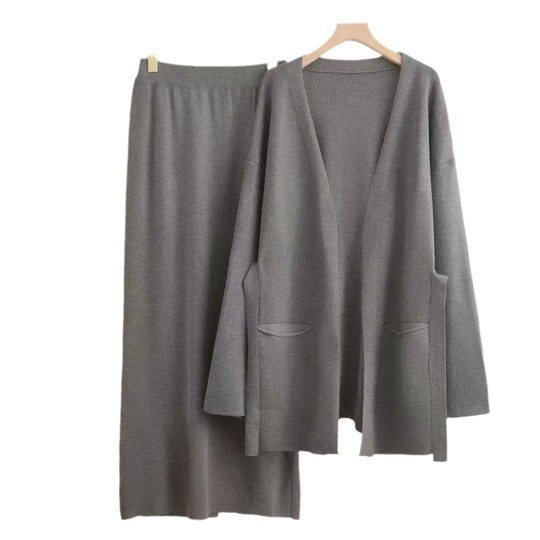 Damen lässiges Strickensemble mit tiefem V-Ausschnitt und praktischen Taschen Heidi-Mode