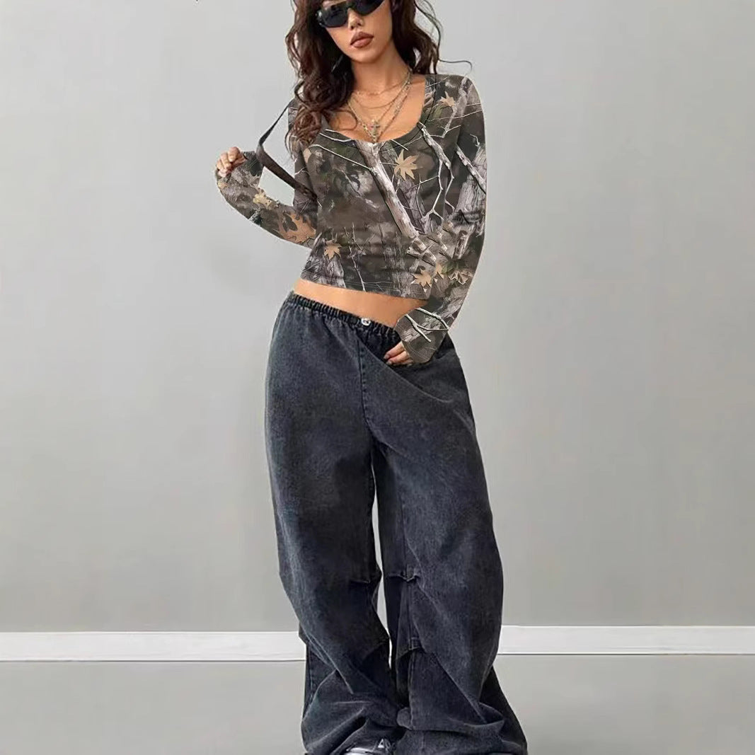 Damen Camouflage Langarmshirt mit V-Ausschnitt und modernen Details Heidi-Mode