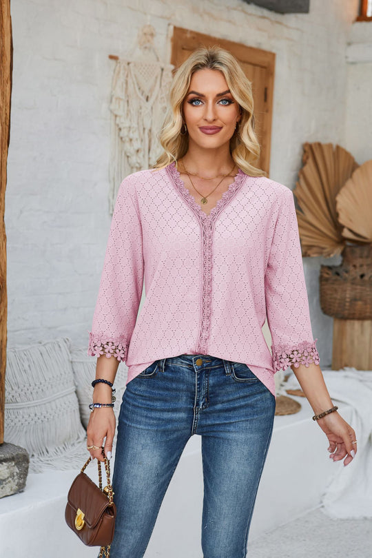 Damen Bluse mit dekorativem Lochmuster und Spitzendetail Heidi-Mode