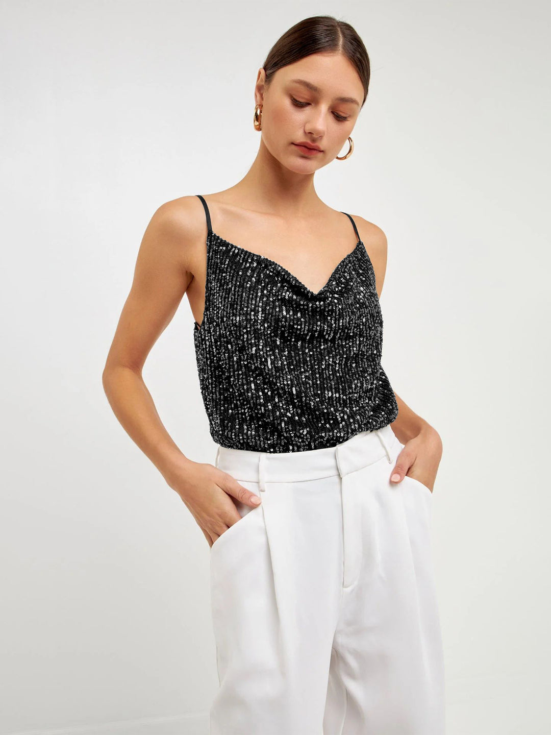 Damen Glitzerndes Spaghettiträgershirt mit V-Ausschnitt Heidi-Mode