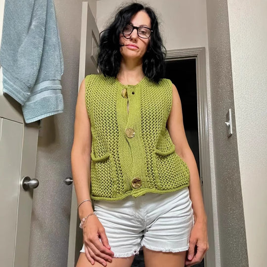 Damen Strickweste mit Knopfdetails und praktischen Taschen Heidi-Mode