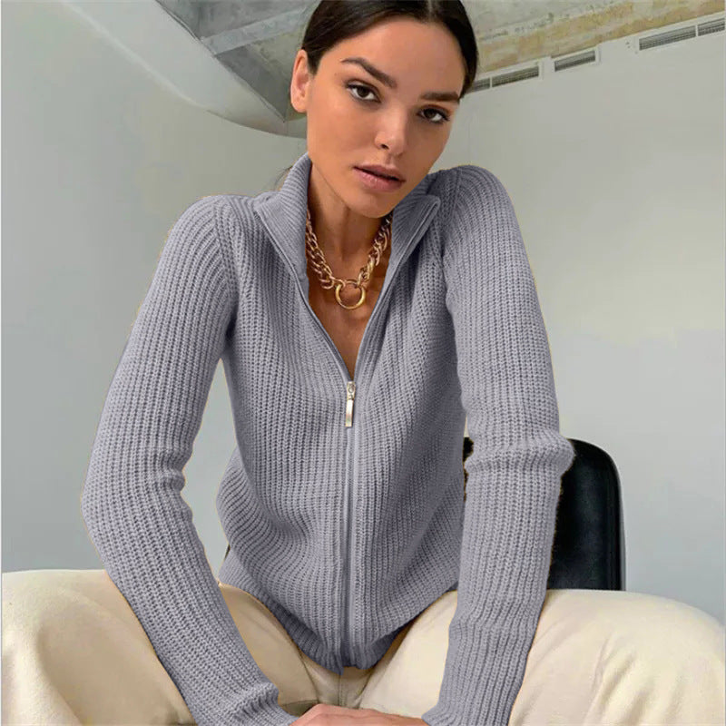Damen Strickjacke mit hohem Kragen und innovativem Zipper Heidi-Mode
