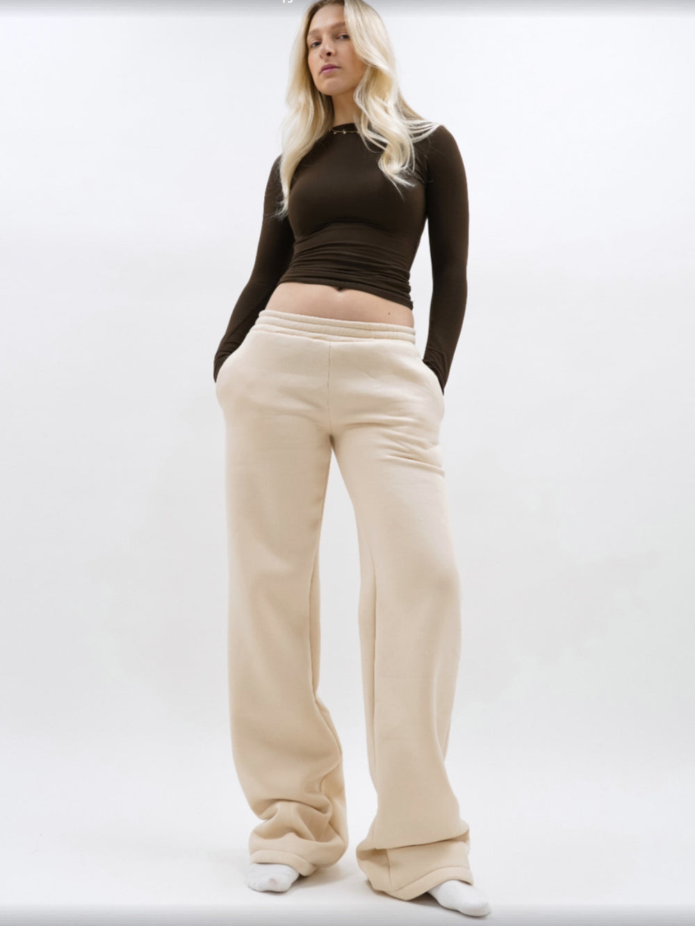 Damen körperbetontes Langarmshirt und bequeme Sweathose Set Heidi-Mode