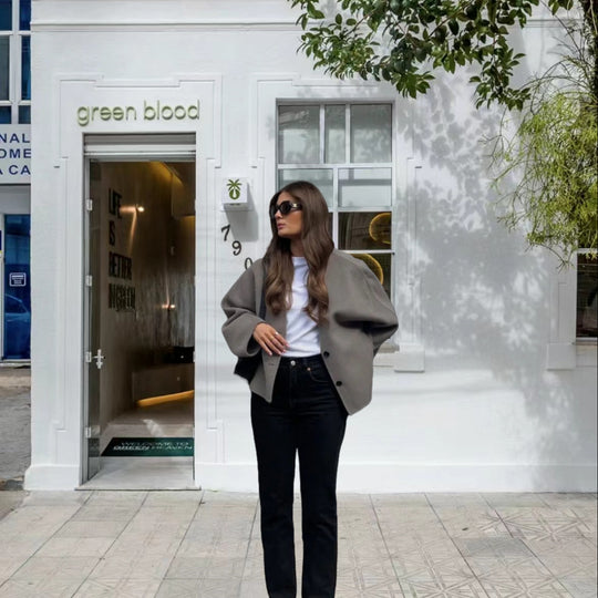 Damen kurze Strickjacke mit eleganten Knöpfen und weitem Schnitt Heidi-Mode