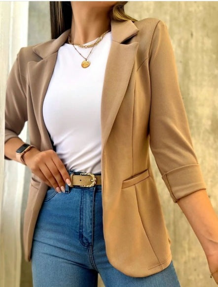 Damen eleganter Blazer mit tailliertem Schnitt und praktischen Taschen Heidi-Mode