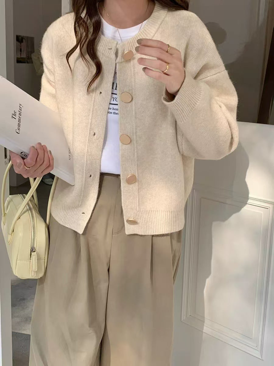 Damen Kuschelige Strickjacke mit großen Knöpfen und elegantem Design Heidi-Mode