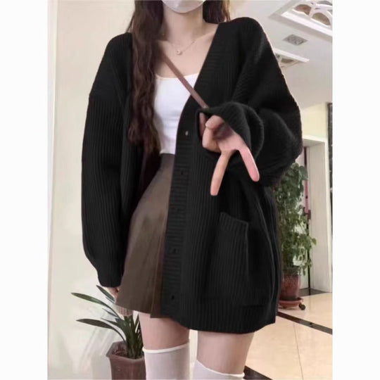 Damen Grobstrickjacke mit großen Taschen und Knopfdetails Heidi-Mode
