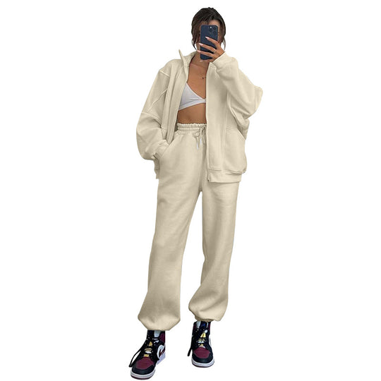 Damen gemütliches Sweatsuit mit hoher Kragen und praktischen Taschen Heidi-Mode