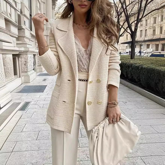 Damen Eleganter Struktur-Blazer mit verspielt klassischen Knopfdetails Heidi-Mode