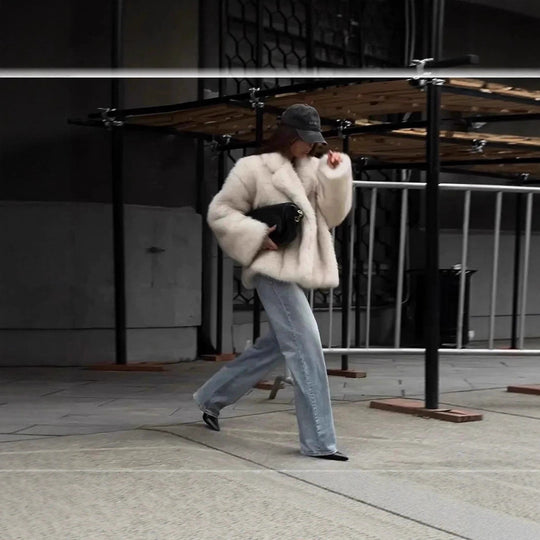 Damen Kuschelige Felljacke im Oversized-Stil mit breitem Revers Heidi-Mode