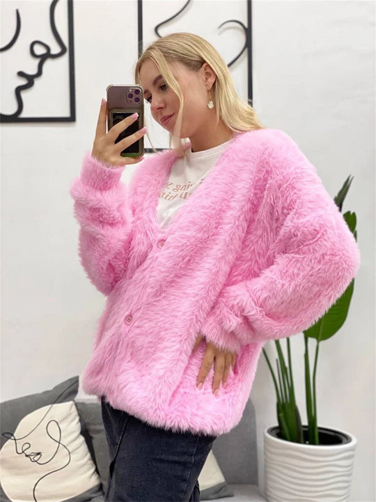 Damen gemütlicher Strickcardigan mit weichem Flauschmaterial und modischem Knopfdetail Heidi-Mode