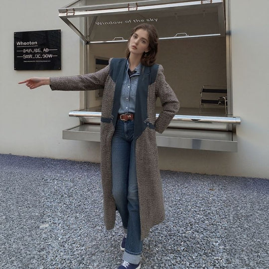Damen eleganter langärmliger Mantel mit samtigen Akzenten Heidi-Mode