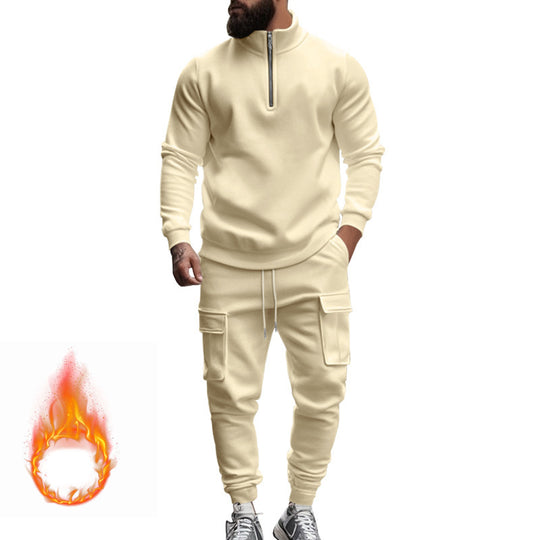 Herren sportlicher Sweatanzug mit höherem Kragen und praktischen Taschen Heidi-Mode