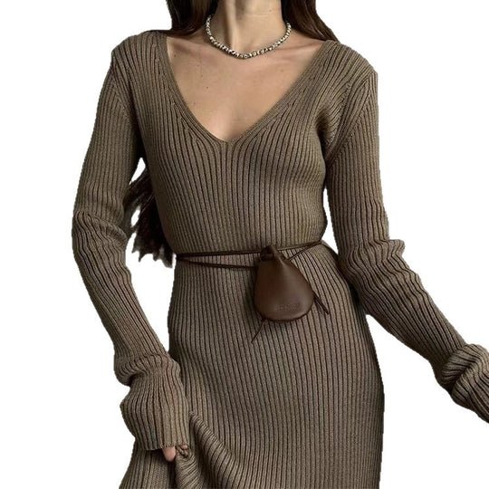 Damen Langarm-Strickkleid mit tiefem V-Ausschnitt und figurbetonter Silhouette Heidi-Mode