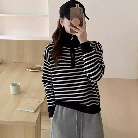 Damen Strickpullover mit kurzem Reißverschluss und modischem Streifenmuster Heidi-Mode