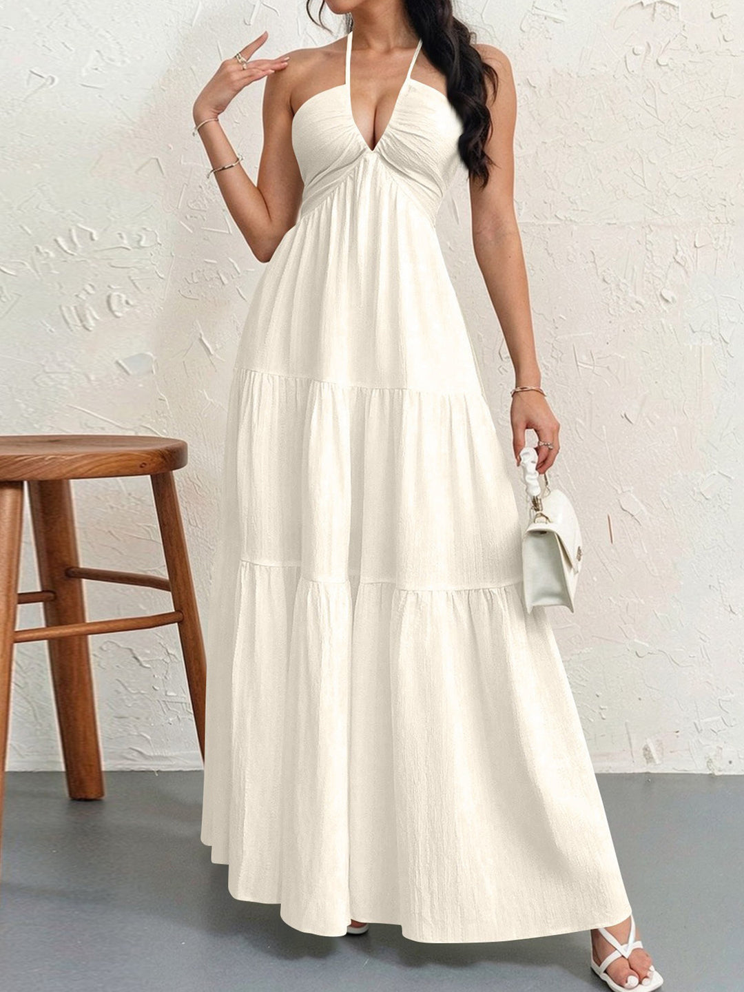 Damen Maxikleid mit fließendem Schnitt und tiefem Ausschnitt Heidi-Mode