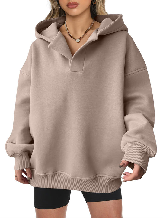Damen Oversized Hoodie mit kurzem Kragen und praktischen Seitentaschen Heidi-Mode