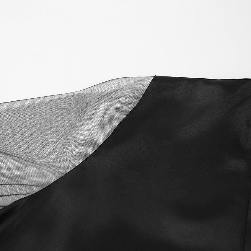Damen luxuriöser Satin-Morgenmantel mit transparenten Ärmeln und federartigen Akzenten Heidi-Mode