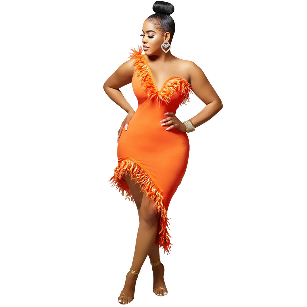 Damen Figurbetontes Abendkleid mit asymmetrischem Schnitt und eleganten Federdetails Heidi-Mode
