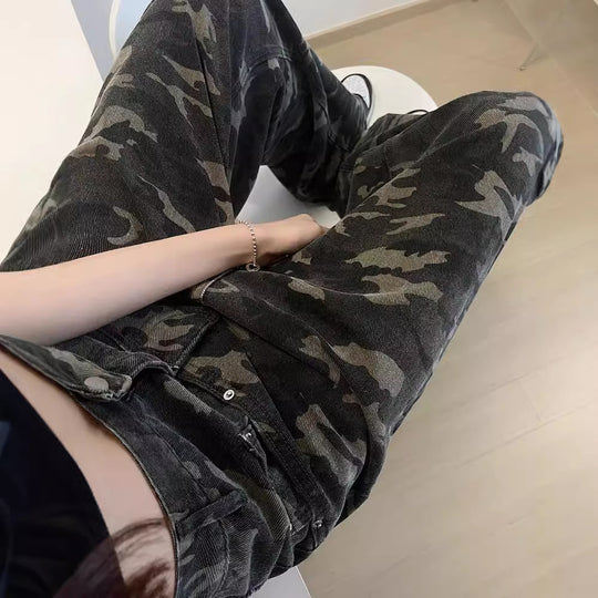 Damen Cargohose mit weitem Bein und modernem Camouflage-Muster Heidi-Mode
