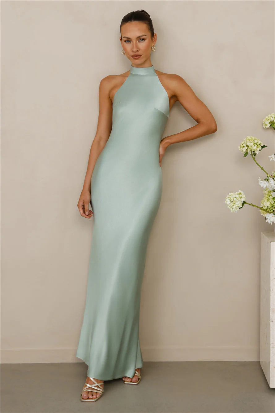 Damen Elegantes Maxikleid mit hochgeschlossenem Design und schimmerndem Satin-Finish Heidi-Mode