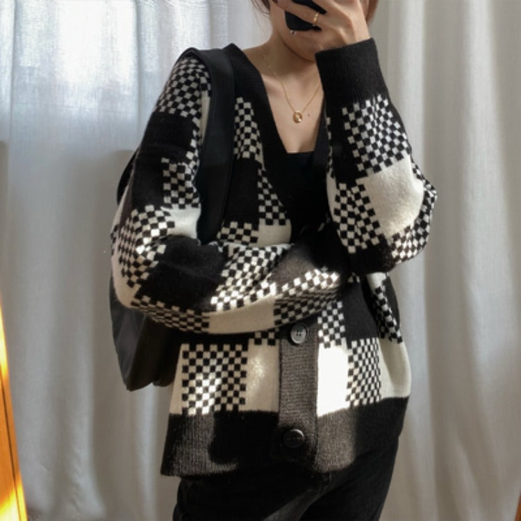 Damen Grobstrick Cardigan mit kontrastierendem Karomuster und Knopfdetails Heidi-Mode