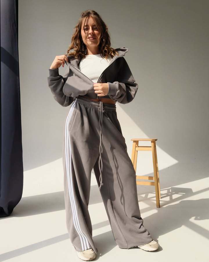 Damen Trendiges Sport-Lounge-Set mit cropped Sweatjacke und weit geschnittenen Jogginghosen Heidi-Mode