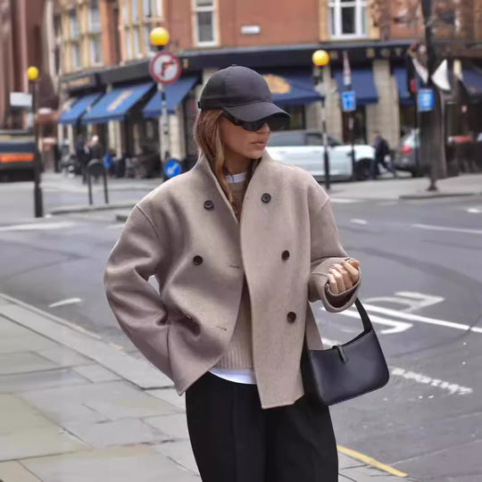 Damen modische Wolljacke mit doppelter Knopfleiste und ausgefallenem Schnitt Heidi-Mode