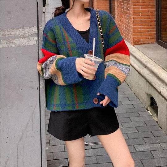 Damen Grobstrick-Cardigan mit buntem Karomuster und großen Holzknöpfen Heidi-Mode