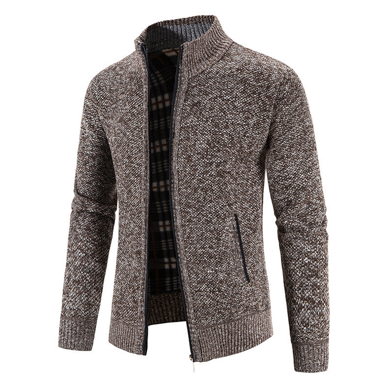 Herren Strickjacke mit modernem Stehkragen und praktischen Taschen Heidi-Mode