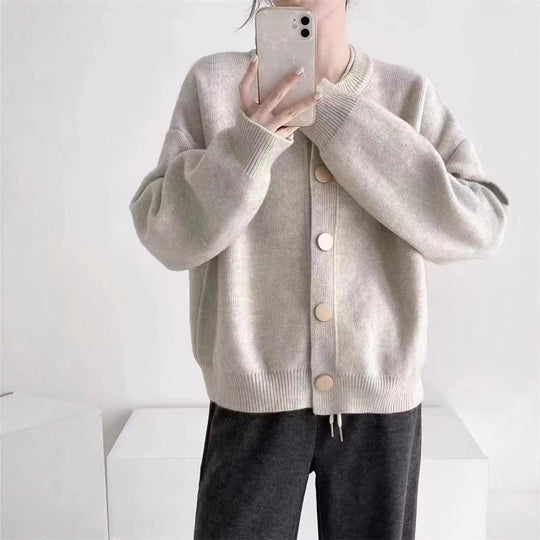 Damen Kuschelige Strickjacke mit großen Knöpfen und elegantem Design Heidi-Mode