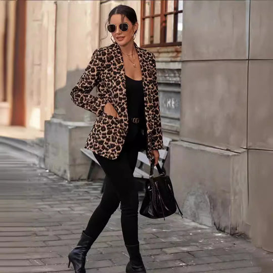 Damen modischer Blazer mit Leopardenmuster und taillierter Passform Heidi-Mode