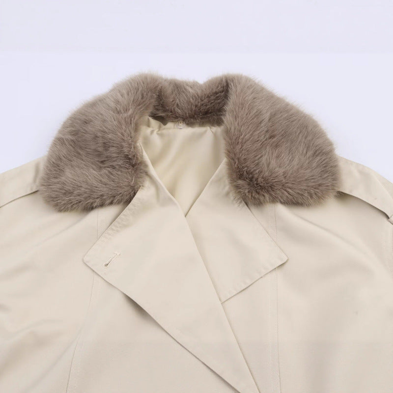 Damen modische Jacke mit kunstvollem Fellkragen und doppelter Knopfblende Heidi-Mode
