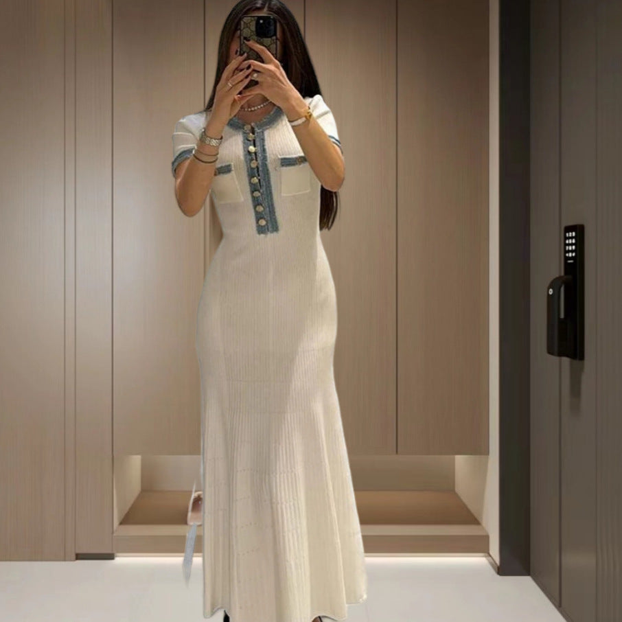 Damen Elegantes, figurbetontes Maxikleid mit modernen Knopfdetails und seitlichem Schlitz Heidi-Mode