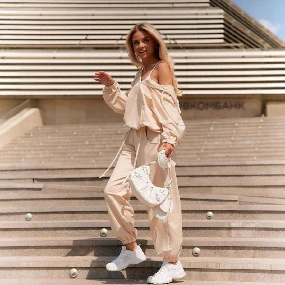 Damen lässiges Sport-Set mit Kapuze und praktischen Taschen Heidi-Mode