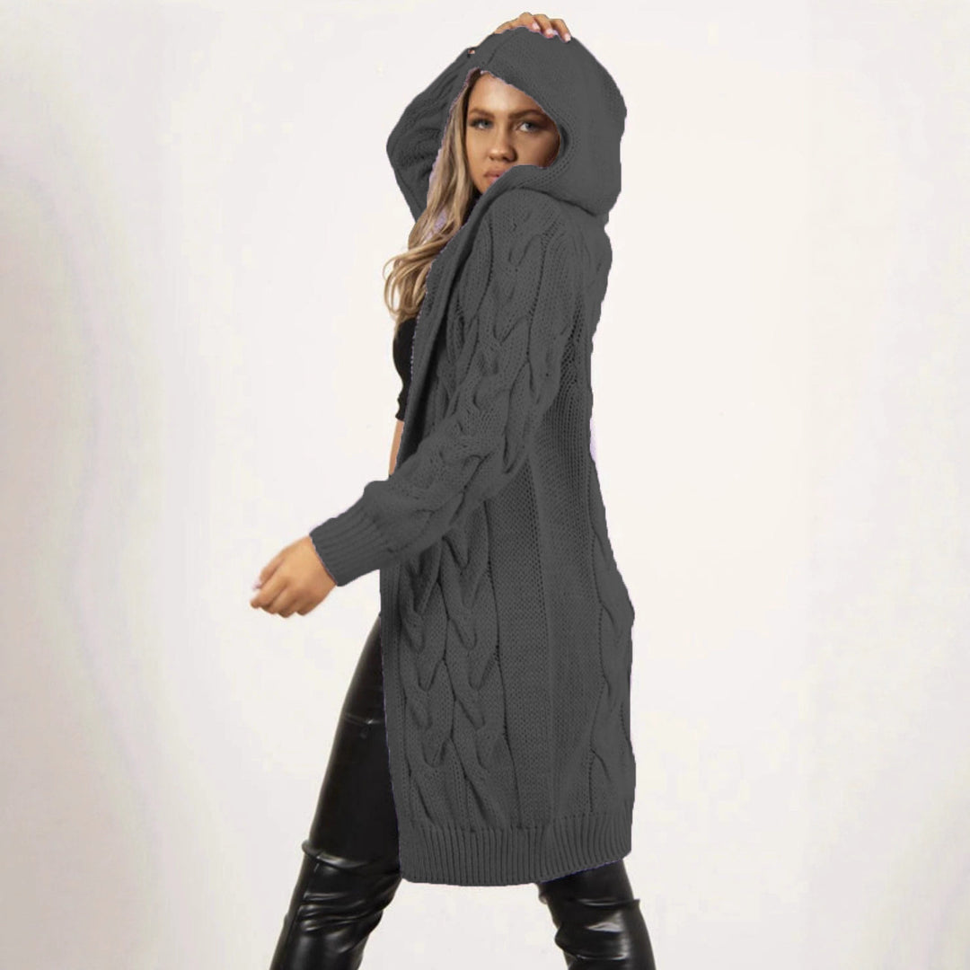 Damen Großer Strickmantel mit Kapuze und aufwendiger Zopfmusterstruktur Heidi-Mode