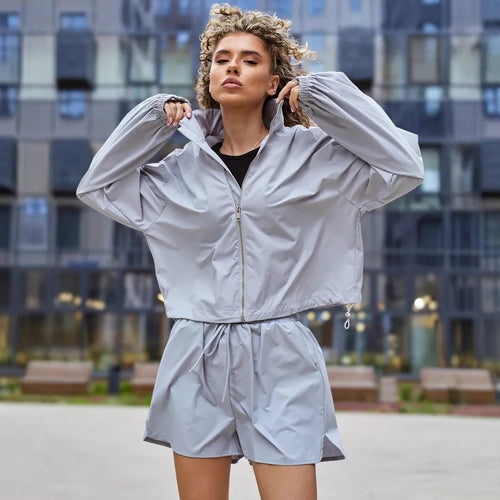 Damen lässiges Sport-Set mit winddichter Jacke und bequemen Shorts Heidi-Mode